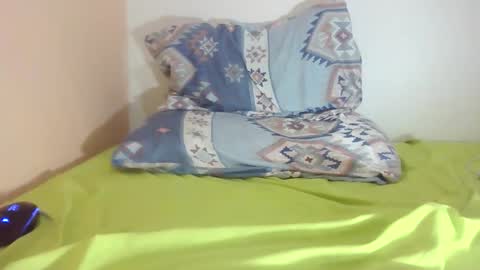 Snapshot of moncef122 chatting on October 2025 08:31:01 PM moncef122 online show from October 2025 08:31:01 PM