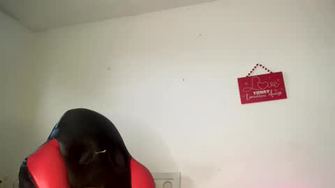 Snapshot of moni_moni2 chatting on May 2026 11:16:01 AM Moon online show from May 2026 11:16:01 AM