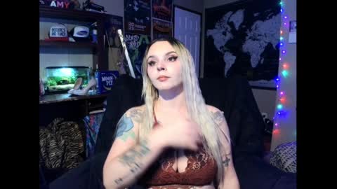 Snapshot of monica_lily chatting on December 2024 03:55:01 PM Monica online show from December 2024 03:55:01 PM