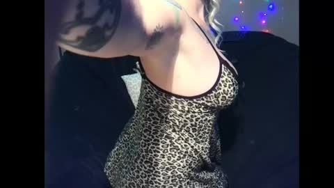 Snapshot of monica_lily chatting on February 2025 06:11:01 PM Monica online show from February 2025 06:11:01 PM