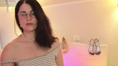 Snapshot of monicaluxxx chatting on April 2026 04:50:02 AM monicaluxxx online show from April 2026 04:50:02 AM