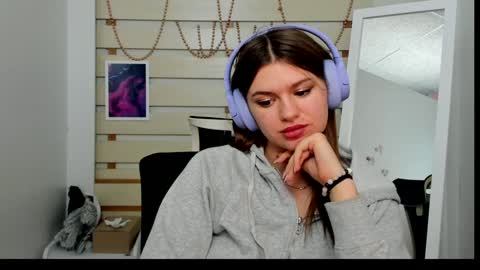 Monika online show from January 2025 02:17:02 PM