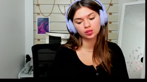 Monika online show from January 2025 10:01:01 AM