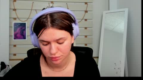 Monika online show from January 2025 01:18:02 AM