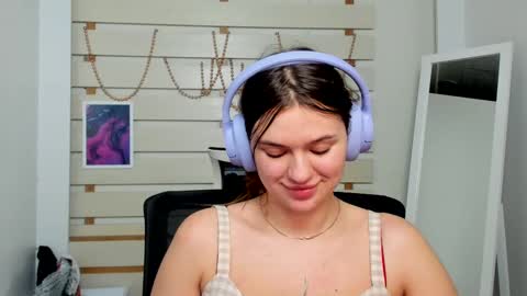 Monika online show from February 2025 04:07:01 PM