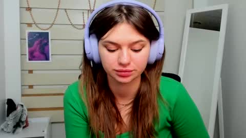 Monika online show from February 2025 04:47:02 PM