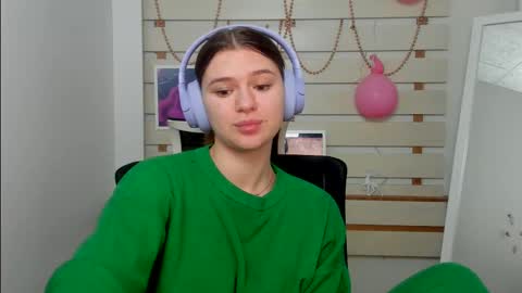 Monika online show from February 2025 01:40:02 PM