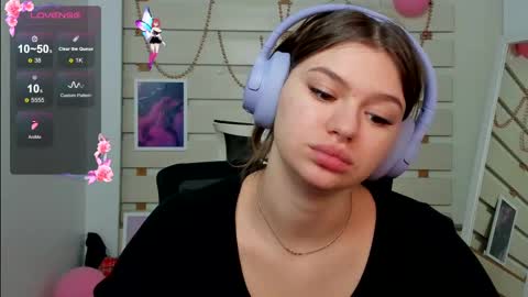 Monika online show from March 2025 01:50:02 PM