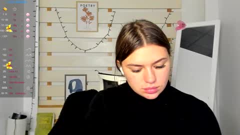 Monika online show from October 2025 01:00:02 PM