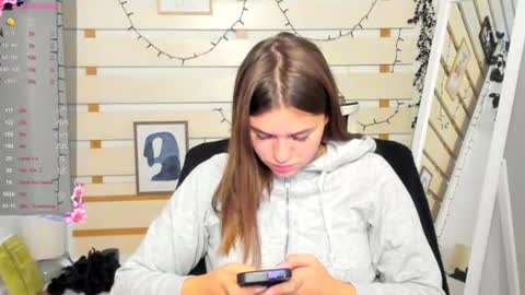 Monika online show from November 2025 12:19:02 PM