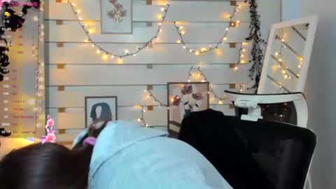 Snapshot of monika_youu chatting on January 2026 01:57:02 PM Monika online show from January 2026 01:57:02 PM