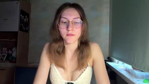 Snapshot of monikakotts chatting on June 2026 04:29:02 PM Mia online show from June 2026 04:29:02 PM