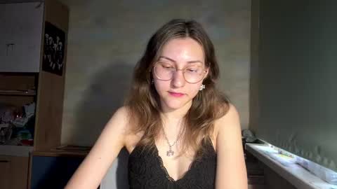 Snapshot of monikakotts chatting on June 2026 04:42:01 PM Mia online show from June 2026 04:42:01 PM