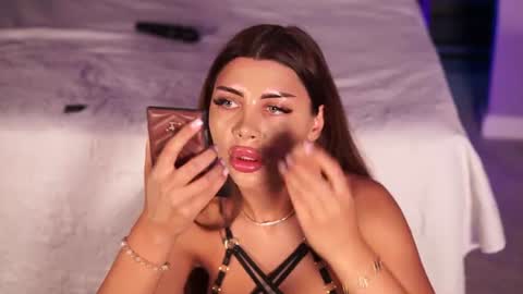 Snapshot of monique_celeste chatting on June 2026 04:19:02 AM Moni online show from June 2026 04:19:02 AM