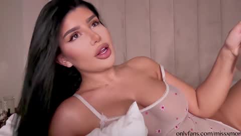 Alessia online show from November 2025 11:18:02 PM