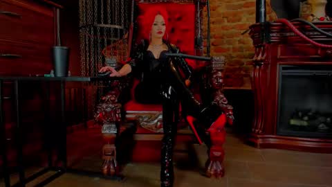 Snapshot of moniqueresse chatting on November 2025 01:55:01 PM Monique C online show from November 2025 01:55:01 PM