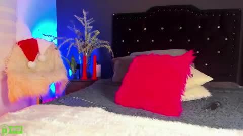 Monique  online show from December 2024 02:35:01 AM