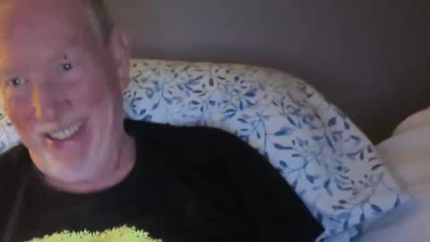 Snapshot of monkeedance chatting on September 2025 04:56:01 AM Monkee Dance online show from September 2025 04:56:01 AM