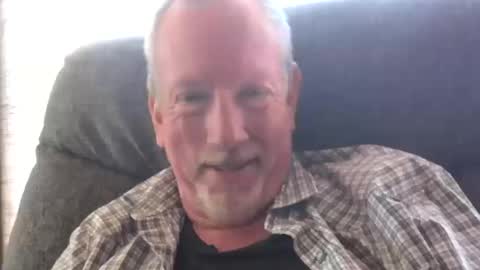 Snapshot of monkeedance chatting on October 2025 08:30:02 PM Monkee Dance online show from October 2025 08:30:02 PM