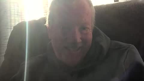 Snapshot of monkeedance chatting on November 2025 09:48:02 PM Monkee Dance online show from November 2025 09:48:02 PM