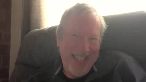 Snapshot of monkeedance chatting on December 2025 06:23:01 PM Monkee Dance online show from December 2025 06:23:01 PM