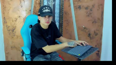 monky_0002 online show from May 2026 08:17:01 PM