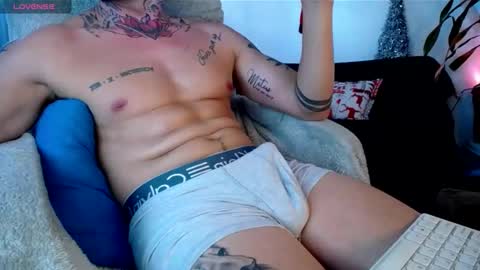 monnojones online show from December 2024 10:06:01 PM