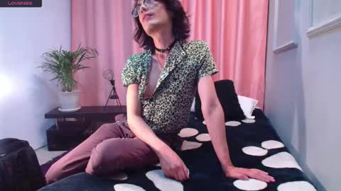 Linda Darling online show from December 2025 07:26:02 AM