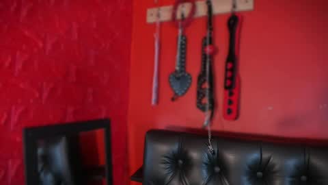 Monttserratt online show from April 2026 07:41:01 PM