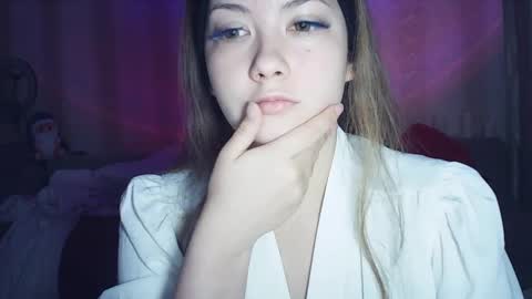 moodiemira online show from March 2026 10:04:01 PM