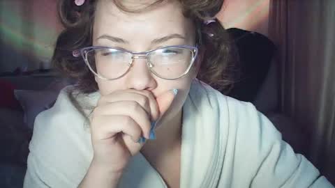 moodiemira online show from March 2026 03:28:01 AM