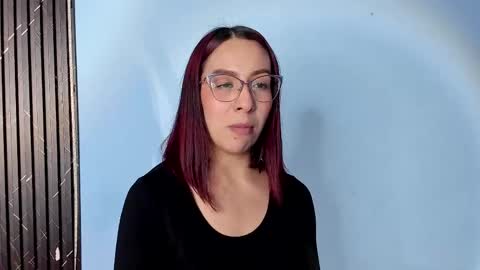 Snapshot of moolly_evanz chatting on May 2026 05:54:01 PM moolly_evanz online show from May 2026 05:54:01 PM