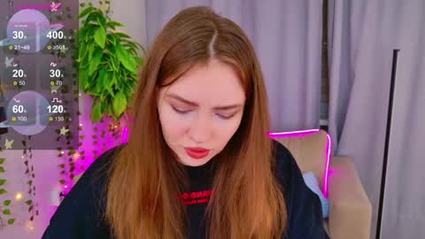 Snapshot of moon__bunny chatting on October 2025 03:24:01 PM Moon Bunny online show from October 2025 03:24:01 PM