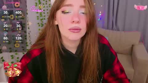 Snapshot of moon__bunny chatting on December 2025 06:37:02 PM Moon Bunny online show from December 2025 06:37:02 PM