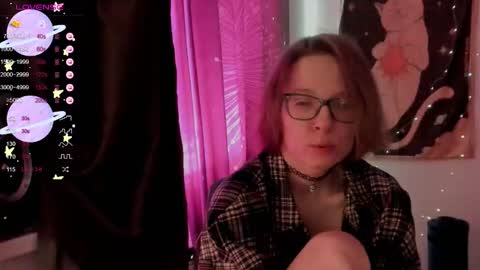 Snapshot of moon__girl chatting on October 2025 08:00:02 PM Roxy online show from October 2025 08:00:02 PM