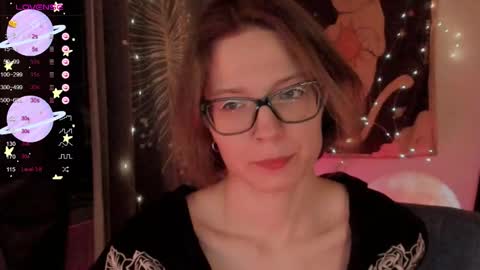 Roxy online show from December 2025 07:44:01 PM