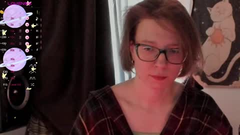 Snapshot of moon__girl chatting on April 2026 04:31:02 PM Roxy online show from April 2026 04:31:02 PM