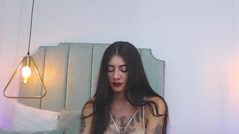 Snapshot of moon_blue95 chatting on April 2026 09:21:02 PM Moon online show from April 2026 09:21:02 PM