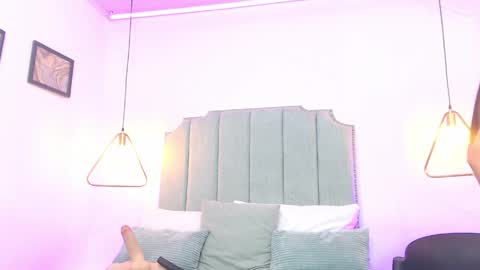 Snapshot of moon_blue95 chatting on May 2026 11:46:01 PM Moon online show from May 2026 11:46:01 PM