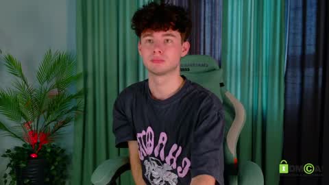 moon_gloww online show from March 2026 01:55:01 AM