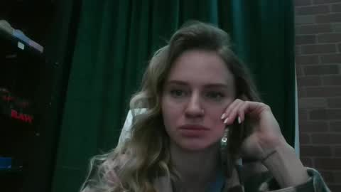 Snapshot of moon_light_girl chatting on February 2025 08:07:02 PM moon_light_girl online show from February 2025 08:07:02 PM