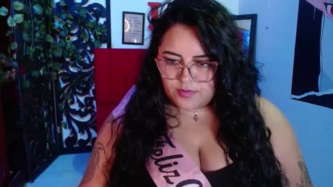 moon_sunflowers online show from November 2025 03:06:02 AM