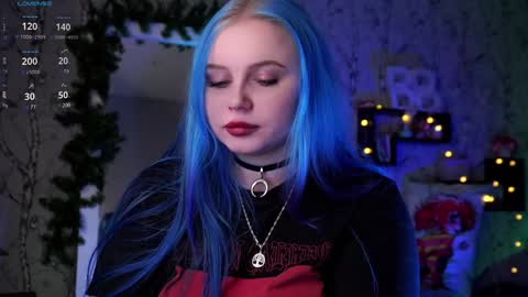 Snapshot of moon_valkyriie chatting on December 2024 10:47:02 AM Emilia online show from December 2024 10:47:02 AM