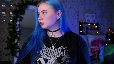 Snapshot of moon_valkyriie chatting on January 2025 10:07:02 AM Emilia online show from January 2025 10:07:02 AM