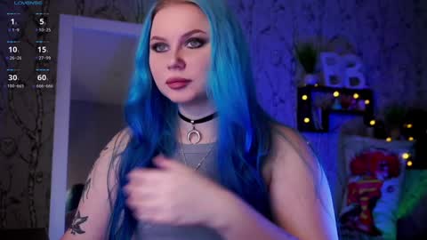 Snapshot of moon_valkyriie chatting on February 2025 01:00:02 AM Emilia online show from February 2025 01:00:02 AM