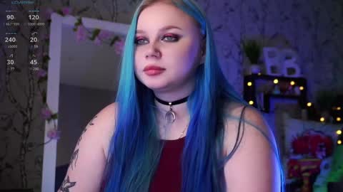 Snapshot of moon_valkyriie chatting on February 2025 10:01:02 AM Emilia online show from February 2025 10:01:02 AM
