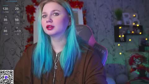 Snapshot of moon_valkyriie chatting on September 2025 09:31:02 AM Emilia online show from September 2025 09:31:02 AM