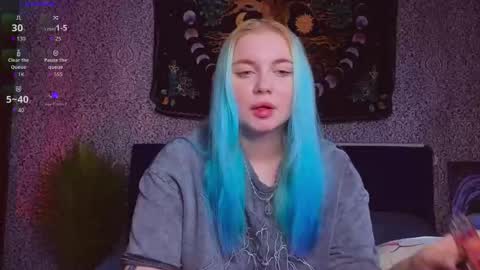 Snapshot of moon_valkyriie chatting on September 2025 09:33:02 AM Emilia online show from September 2025 09:33:02 AM