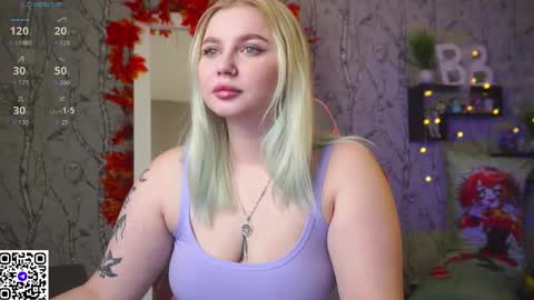 Snapshot of moon_valkyriie chatting on October 2025 09:56:02 AM Emilia online show from October 2025 09:56:02 AM