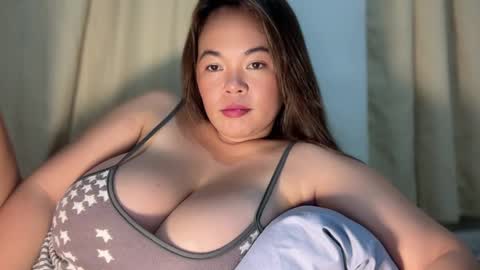 Snapshot of moona_luna21 chatting on November 2025 12:55:01 PM moona_luna21 online show from November 2025 12:55:01 PM